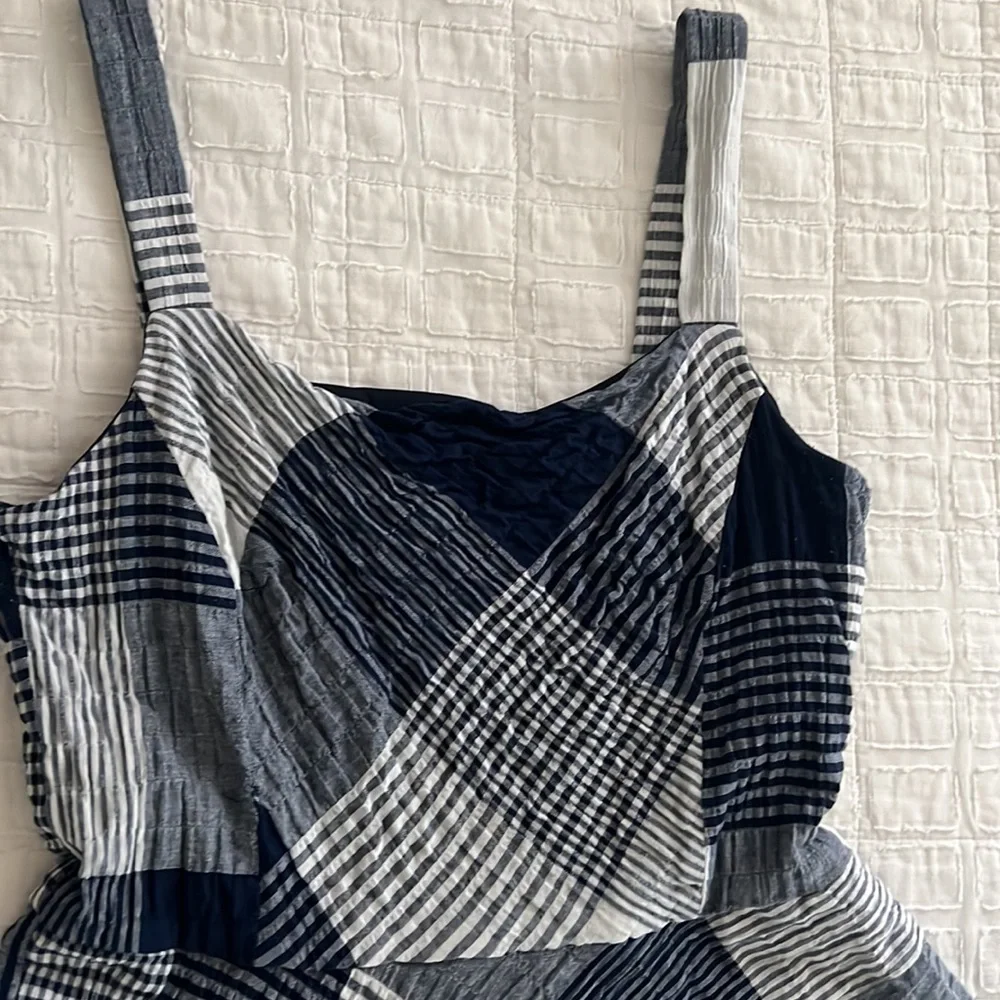 Navy and white plaid sleeveless dress sz8 - Picture 2 of 5